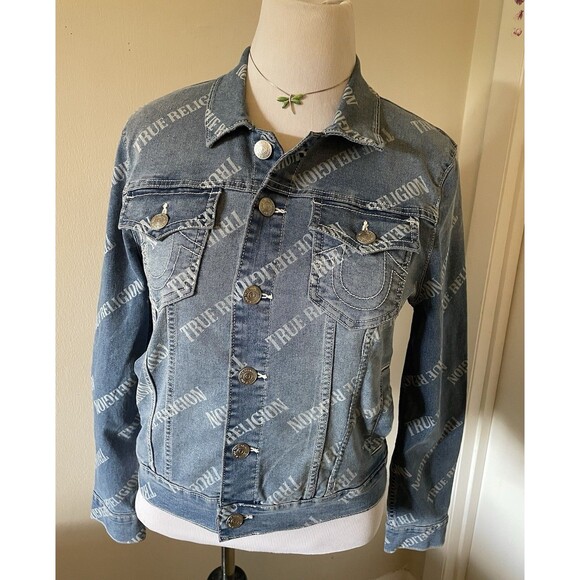 True Religion Trucker Jacket Women Light Wash Blue Allover Logo Relaxed Sz M NWT - Picture 1 of 12